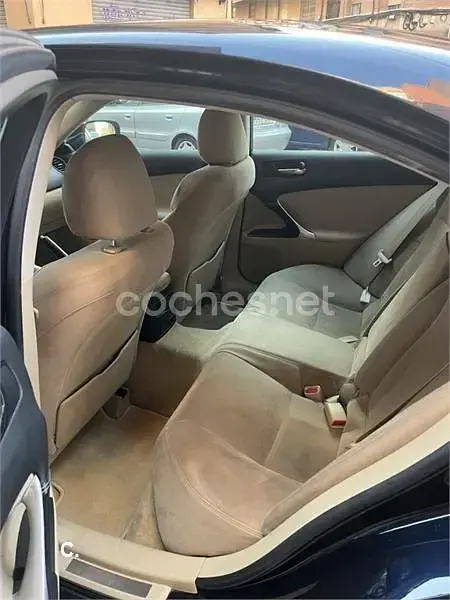 Usado Lexus IS220d Luxury Line 177 CV (130 kW) 2007 Azul Berlina