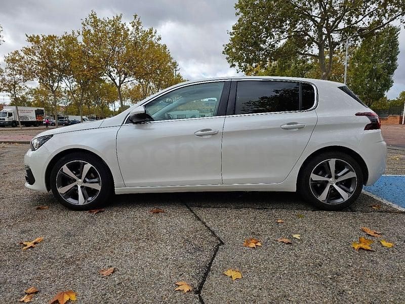 Usado Peugeot 308 Allure 130 CV (95 kW) 2019 Blanco Berlina