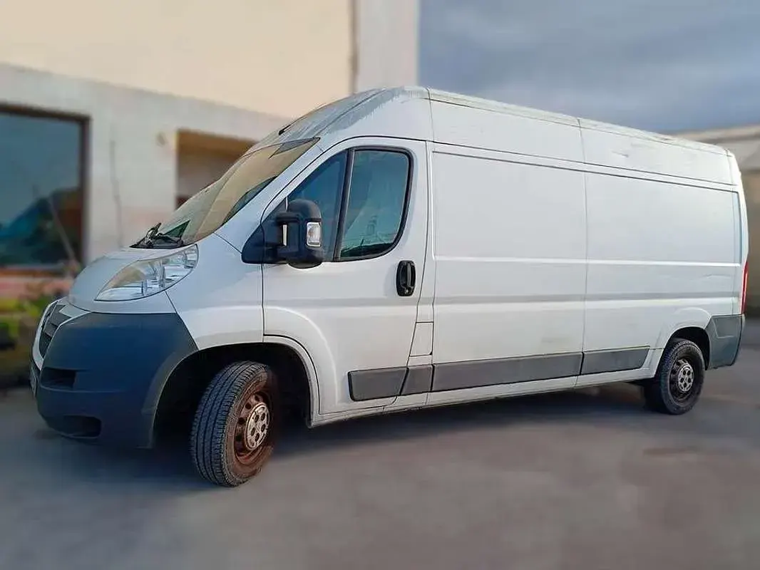 Usado Citroën Jumper 131 CV (96 kW) 2013 Blanco Monovolumen