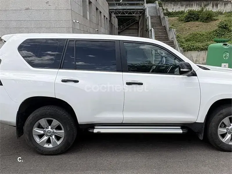 Usado Toyota Land Cruiser 177 CV (130 kW) 2021 Blanco SUV