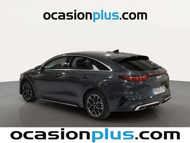 Usado Kia ProCeed GT-Line 160 CV (117 kW) 2021 Gris Familiar