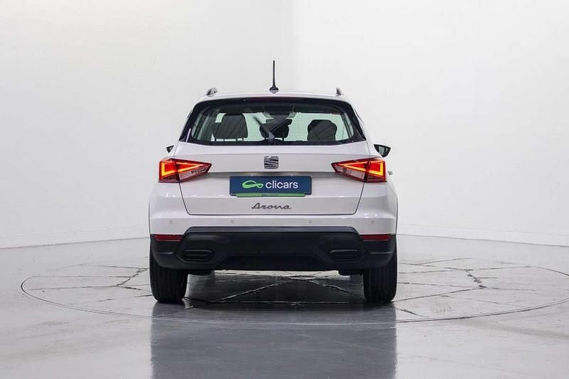 Usado Seat Arona Style 110 CV (80 kW) 2021 Blanco SUV