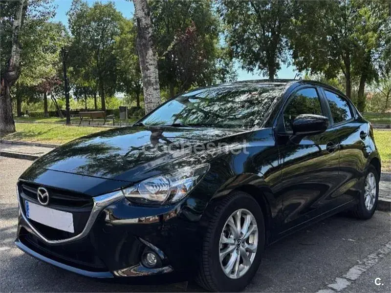Usado Mazda 2 Style 90 CV (66 kW) 2015 Negro Berlina