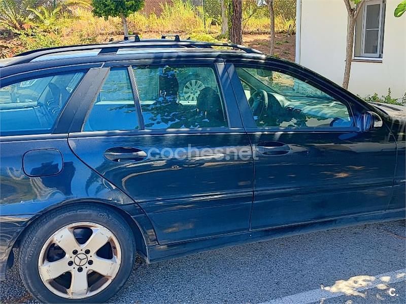 Negro Usado 2004 Mercedes C220 Classic Familiar | 4100 € (Buen precio) - Imagen 1/4