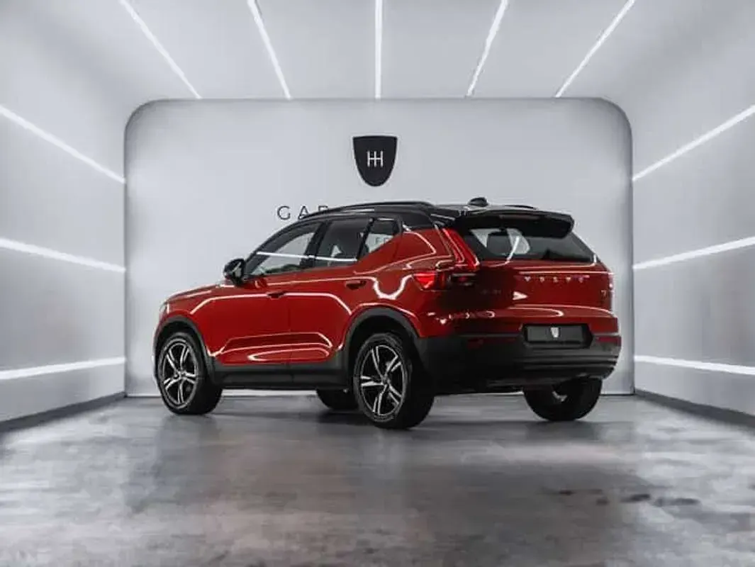 Usado Volvo XC40 Momentum 163 CV (119 kW) 2021 Rojo SUV