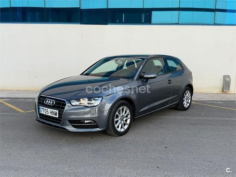 Gris / plata Usado 2013 Audi A3 Ambition Berlina | 10.900 € (Precio justo) - Imagen 1/4