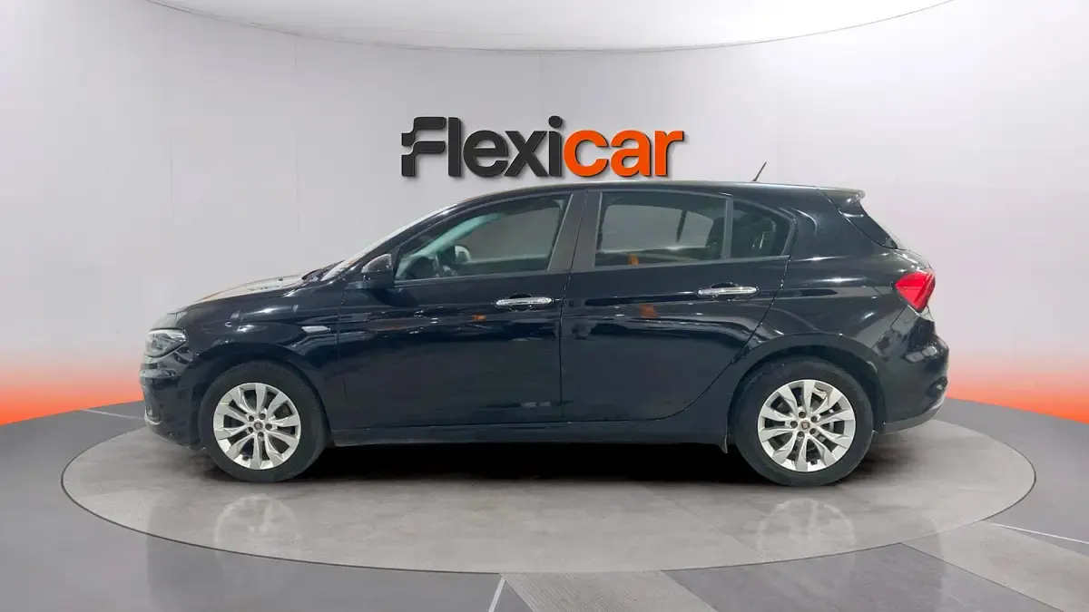 Usado Fiat Tipo Business 95 CV (69 kW) 2017 Azul Berlina