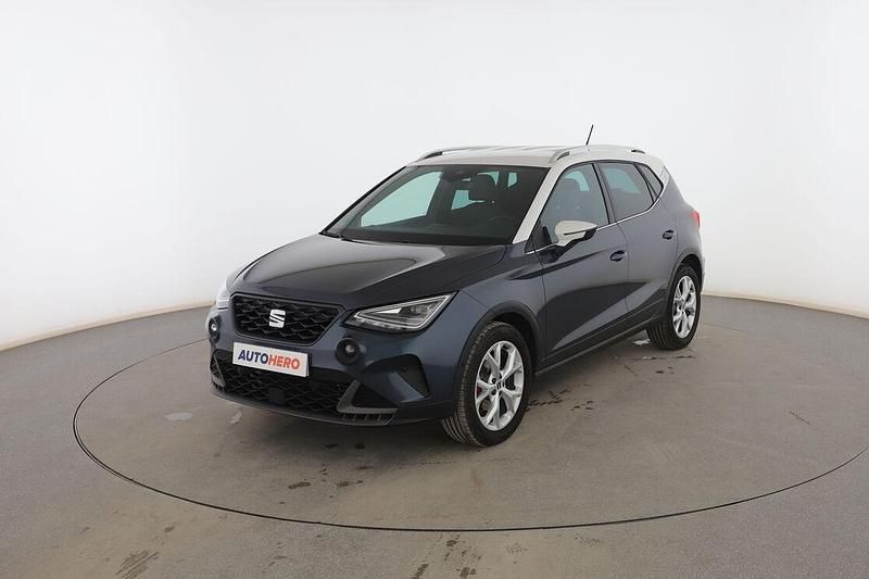 Usado Seat Arona FR 110 CV (80 kW) 2022 Gris SUV
