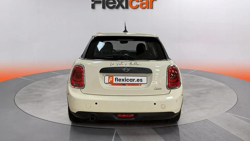 Usado Mini ONE 102 CV (75 kW) 2019 Blanco Utilitario