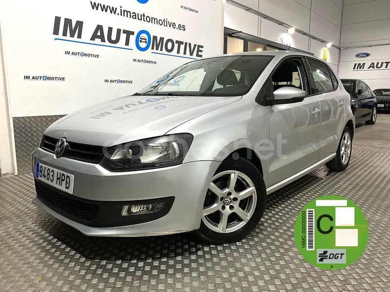 Gris / plata Usado 2013 VW Polo Advance Berlina | 7990 € (Precio justo) - Imagen 1/4