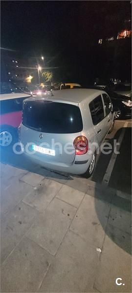 Usado Renault Modus Authentique 80 CV (58 kW) 2006 Beige Monovolumen