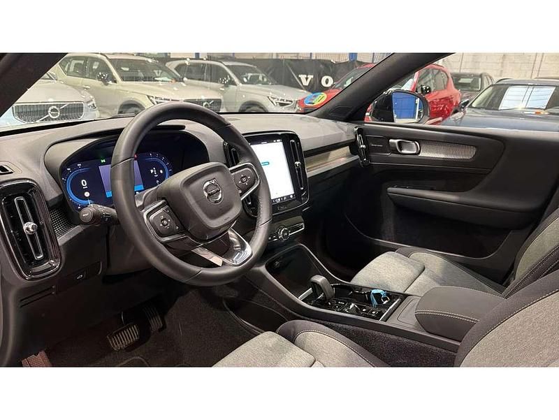 Usado Volvo XC40 Plus 129 CV (94 kW) 2024 Plateado SUV