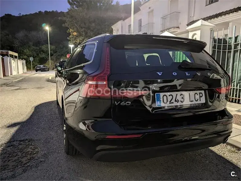Usado Volvo V60 Business Edition 150 CV (110 kW) 2020 Negro Familiar