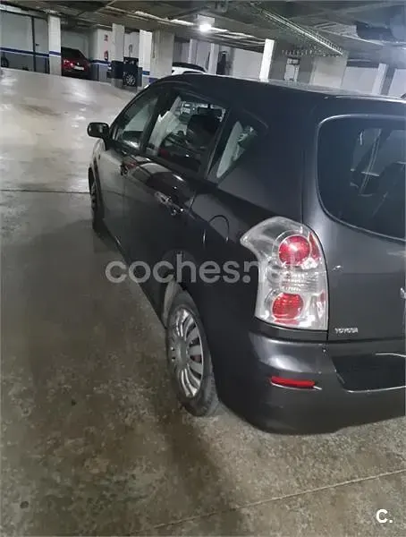 Usado Toyota Corolla Verso Luna 136 CV (100 kW) 2007 Gris / plata Monovolumen