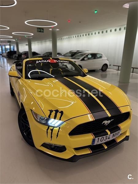 Usado Ford Mustang 310 CV (228 kW) 2017 Amarillo Descapotable