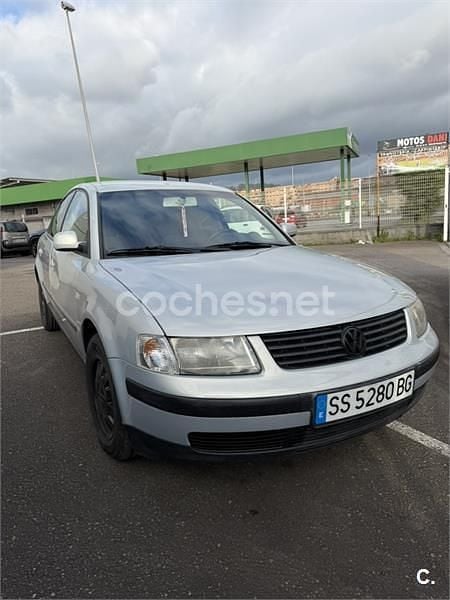 Brugt VW Passat Comfortline 110 HK (80 kW) 2000 Grå Sedan