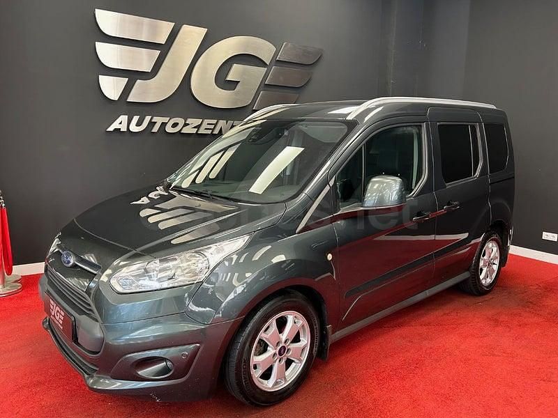 Usado Ford Tourneo Connect Titanium 120 CV (88 kW) 2017 Gris / plata Monovolumen