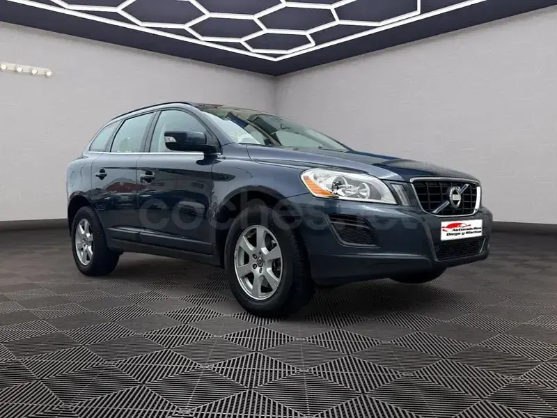 Usado Volvo XC60 Momentum 163 CV (119 kW) 2011 Gris / plata SUV