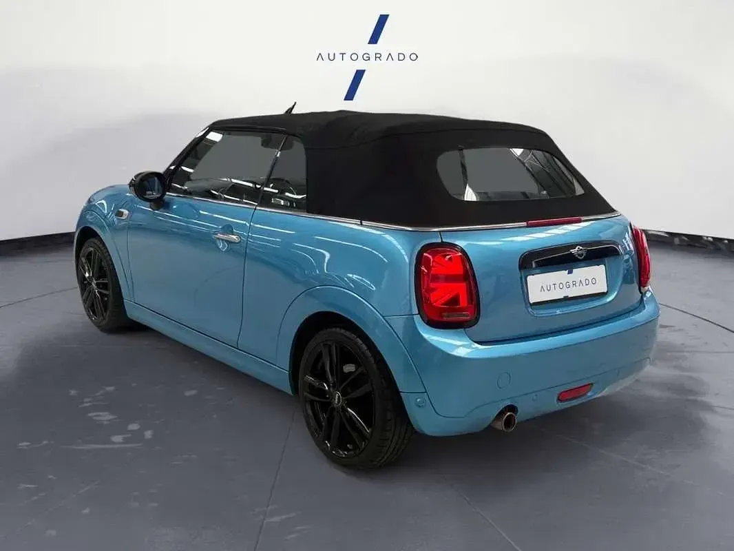 Usado Mini One Cabriolet 102 CV (75 kW) 2018 Azul Descapotable
