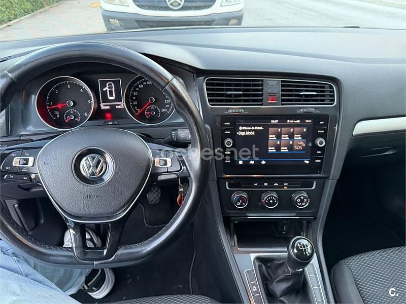 Usado VW Golf VII Advance 115 CV (84 kW) 2018 Azul Familiar