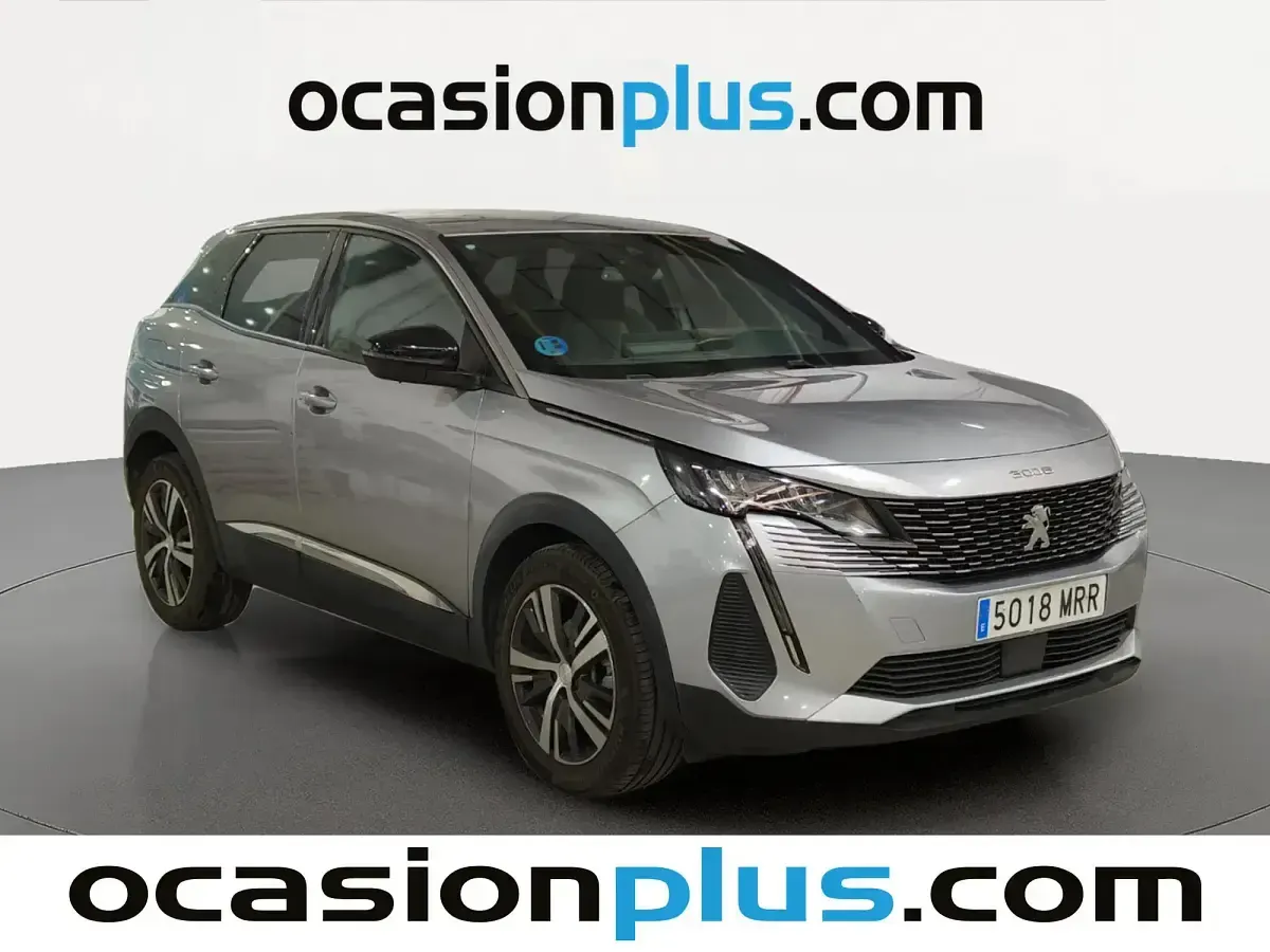Usado Peugeot 3008 Allure 136 CV (100 kW) 2024 Gris SUV
