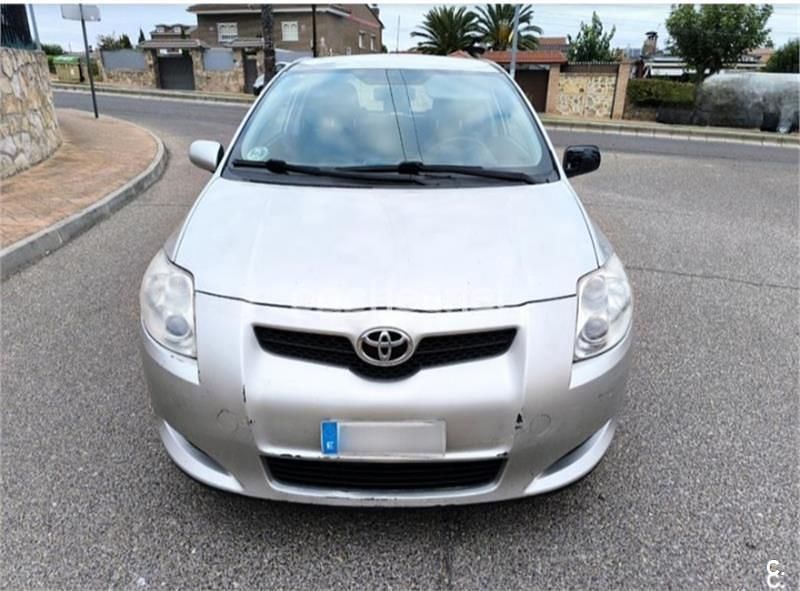 Usado Toyota Auris Luna 126 CV (92 kW) 2010 Gris / plata Utilitario