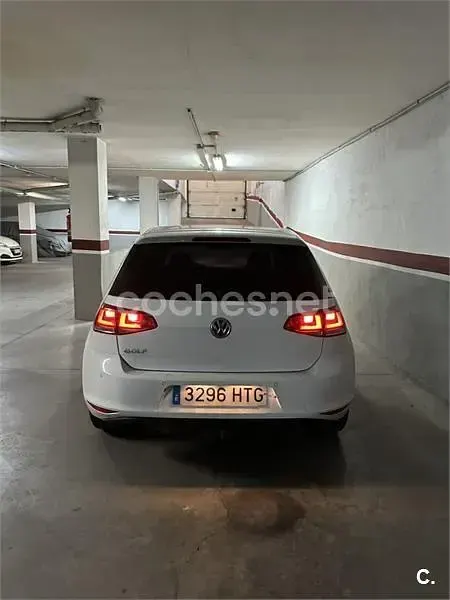 Usado VW Golf VII Advance 105 CV (77 kW) 2013 Blanco Familiar