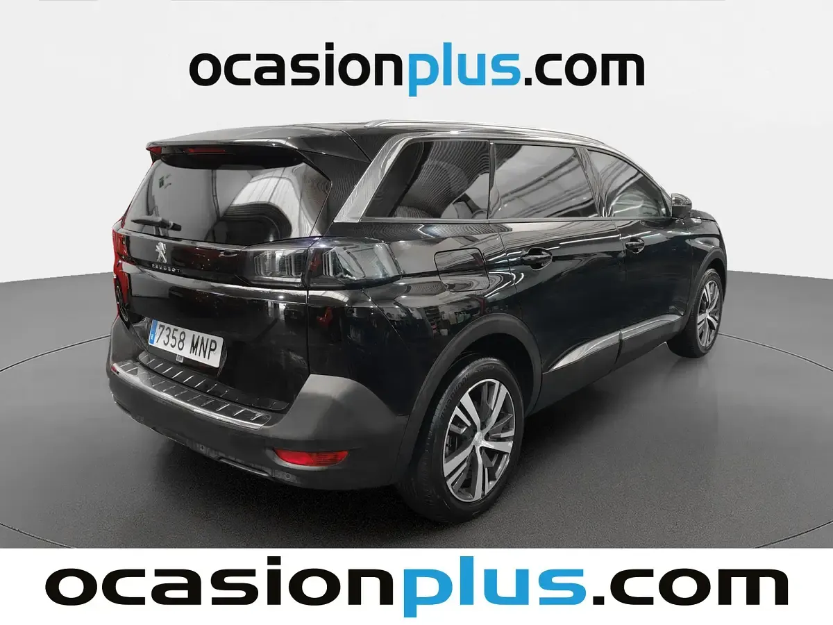 Usado Peugeot 5008 Allure 136 CV (100 kW) 2024 Negro SUV