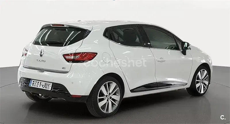 Usado Renault Clio IV 90 CV (66 kW) 2014 Blanco Berlina