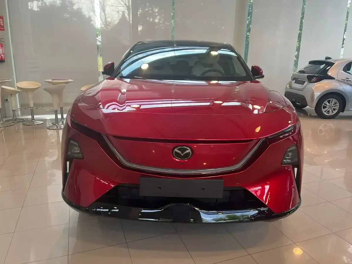 Nuevo Mazda CX-6e Takumi-Line 189 kW (258 CV) 2026 Rojo SUV
