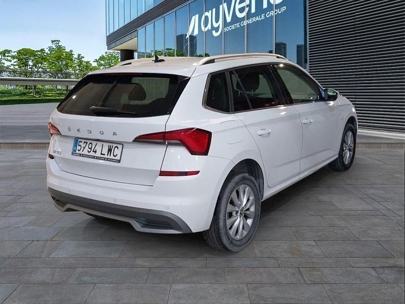 Usado Skoda Kamiq 110 CV (80 kW) 2022 Blanco SUV