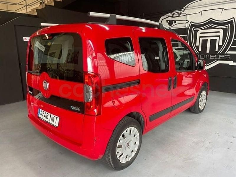 Usado Fiat Qubo Active 77 CV (56 kW) 2012 Rojo Monovolumen
