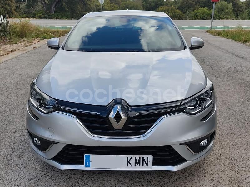 Usado Renault Mégane IV LIMITED 100 CV (73 kW) 2018 Gris / plata Berlina