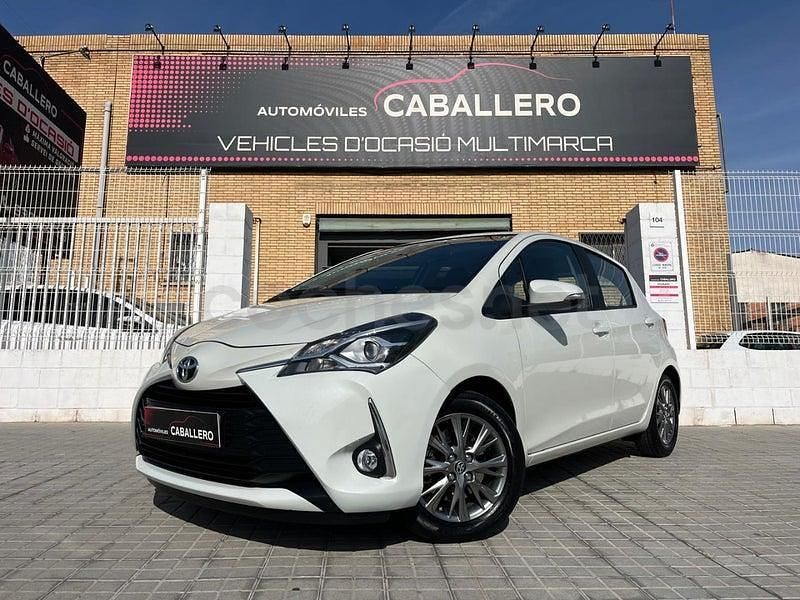 Usado Toyota Yaris Active 111 CV (81 kW) 2017 Blanco Berlina