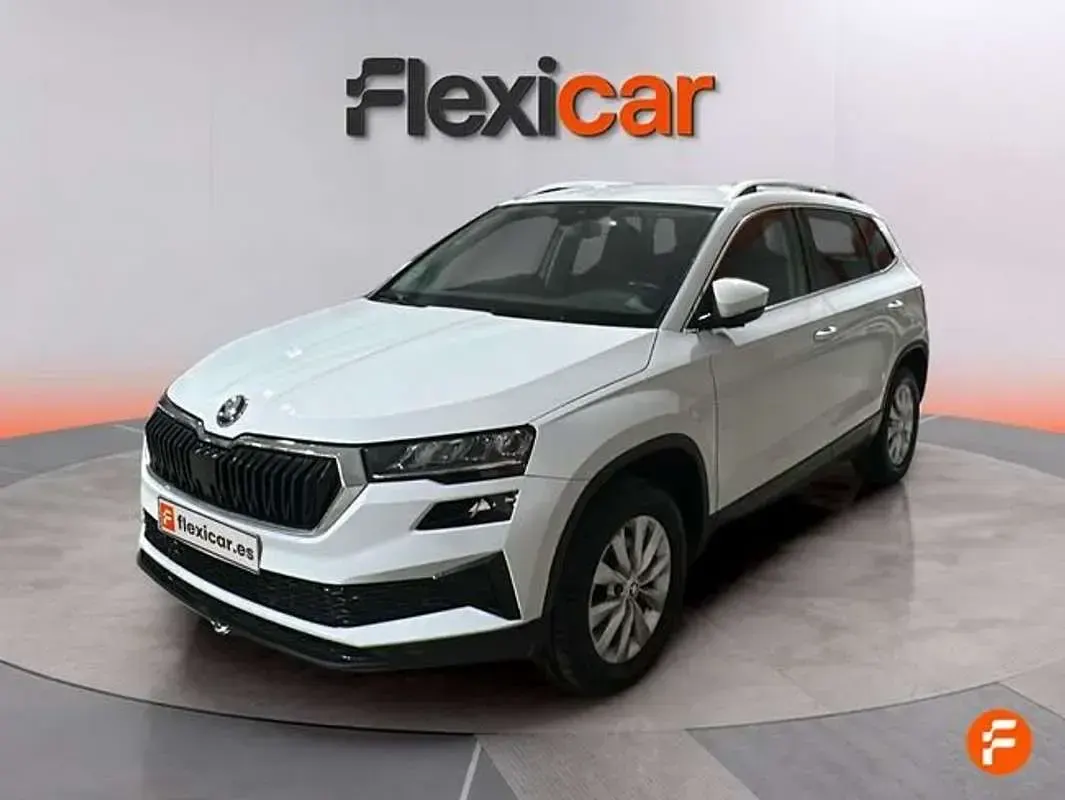Usado Skoda Karoq Ambition 150 CV (110 kW) 2022 Blanco SUV
