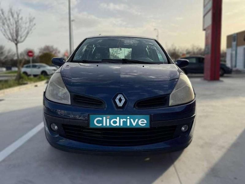 Usado Renault Clio GrandTour Authentique 75 CV (55 kW) 2006 Azul Familiar