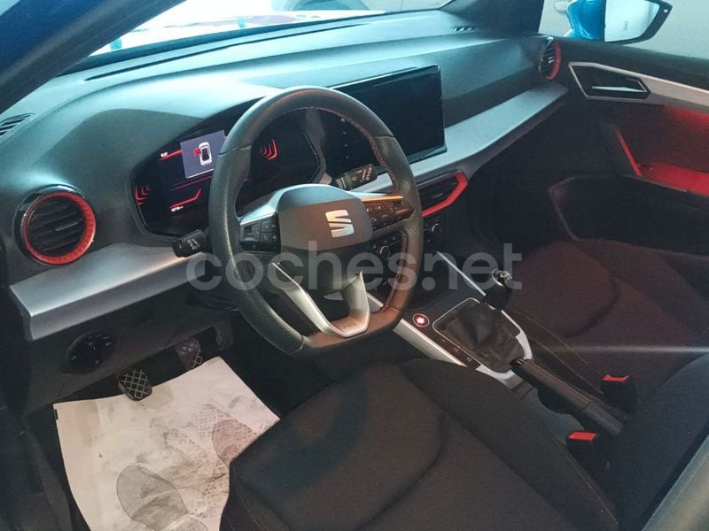 Usado Seat Arona FR 110 CV (80 kW) 2023 Azul SUV