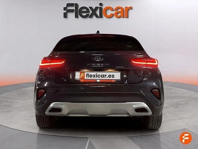 Usado Kia XCeed 120 CV (88 kW) 2021 Gris SUV