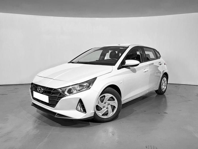 Usado Hyundai i20 84 CV (61 kW) 2022 Blanco polar Utilitario
