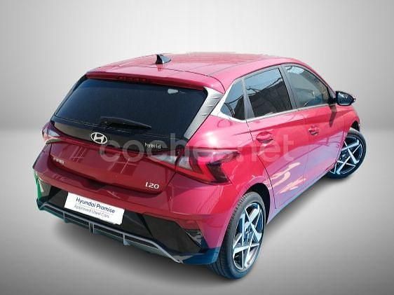 Usado Hyundai i20 100 CV (73 kW) 2024 Granate Berlina