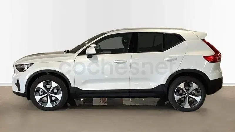 Nuevo Volvo XC40 Core 163 CV (119 kW) 2026 Blanco SUV