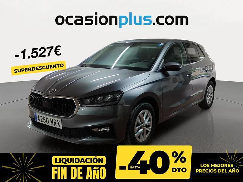 Gris Usado 2024 Skoda Fabia Selection Berlina | 16.800 € (Super precio) - Imagen 1/4