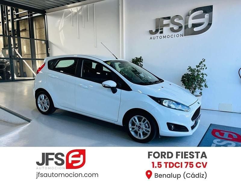 Blanco Usado 2016 Ford Fiesta Utilitario | 10.900 € (Caro) - Imagen 1/4
