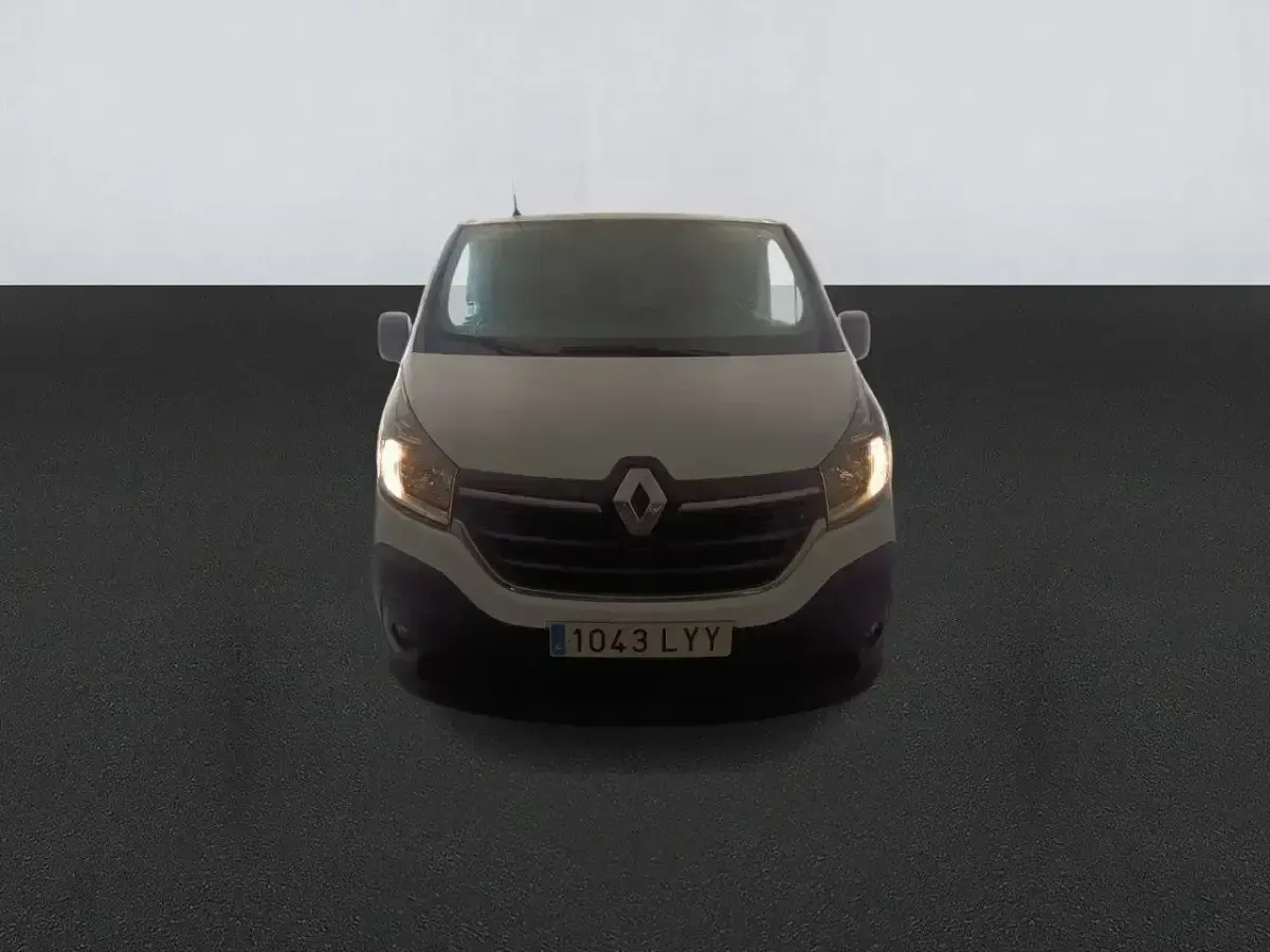 Usado Renault Trafic 120 CV (88 kW) 2022 Blanco Monovolumen