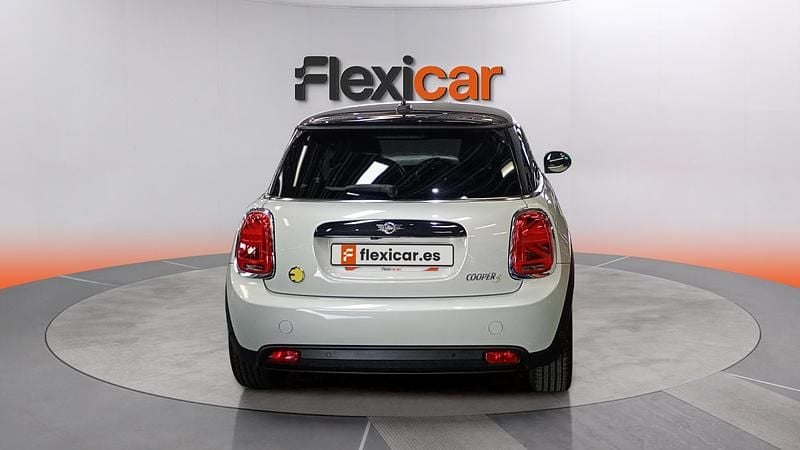 Usado Mini Cooper SE 135 kW (184 CV) 2021 Blanco Utilitario
