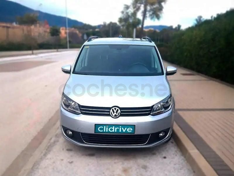 Usado VW Touran Advance 105 CV (77 kW) 2012 Gris / plata Monovolumen