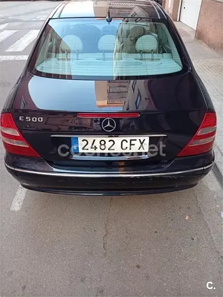Usado Mercedes E500 Avantgarde 306 CV (225 kW) 2003 Azul Berlina