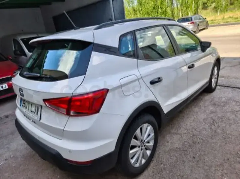 Usado Seat Arona Reference 95 CV (69 kW) 2020 Blanco SUV