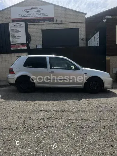 Usado VW Golf IV GTI 150 CV (110 kW) 2001 Gris / plata Berlina