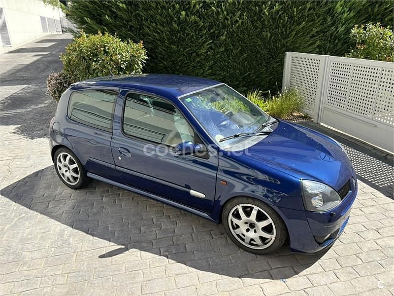 Usado Renault Clio II 172 CV (126 kW) 2001 Azul Berlina